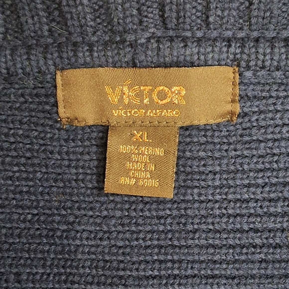 Victor Alfaro Merino Wool Navy Blue Chunky Knit Gold Button Cardigan SIZE XL - Picture 2 of 7